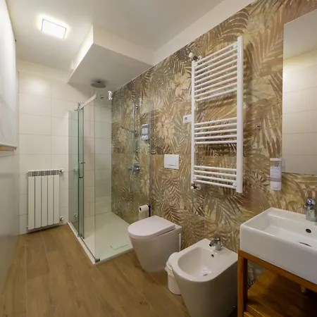 Pallanza Courtyard شقة فيربانيا